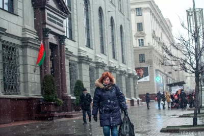Международные переводы вернулись, ставки по кредитам снизились: новости белорусских банков за прошлую неделю